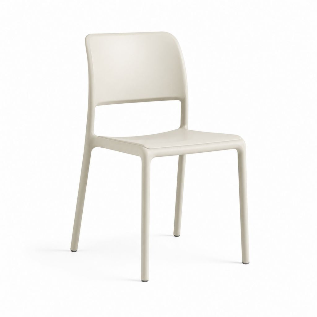 Chaise de salle à manger beige en polypropylène avec dossier ajouré 80 x 45 x 52 cm